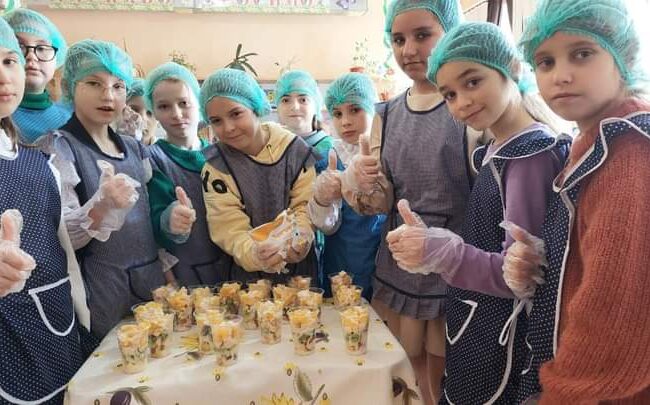 Фруктова перерва в  учнів 4-Б класу!