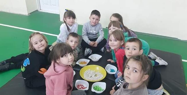 Цікаві  спортивні уроки  в 1 класі!